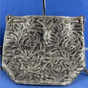 NWOT Leaders in Leather Hand Tooled Gray Cinch Close Bag
